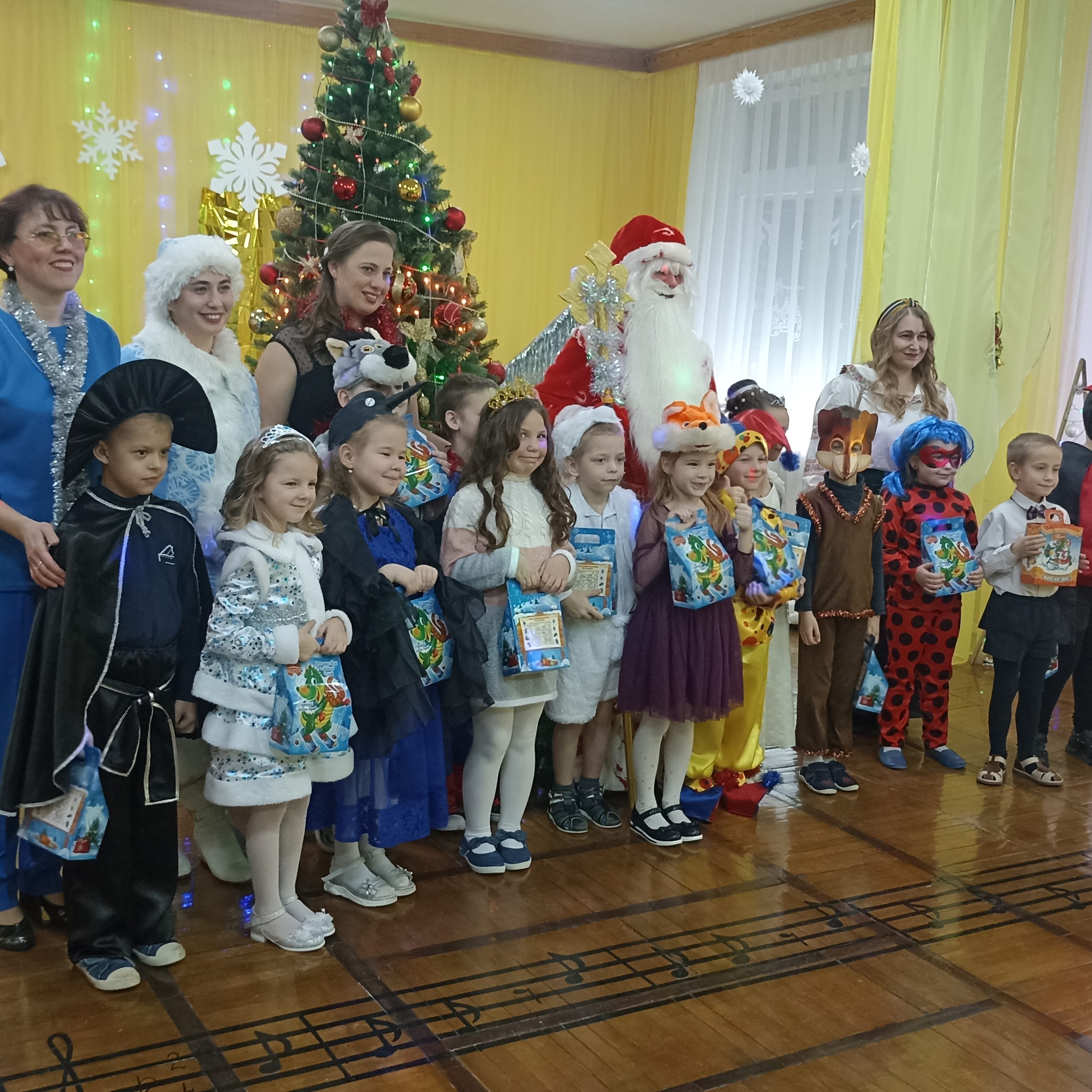 ❄️🎅⛄Новогодний праздник в старшей группе интегрированного воспитания и обучения ❄️🎅⛄